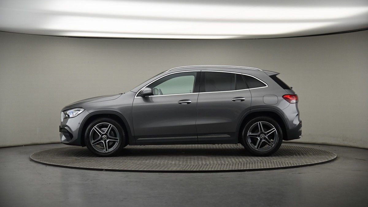 Mercedes-Benz GLA Class Image 19