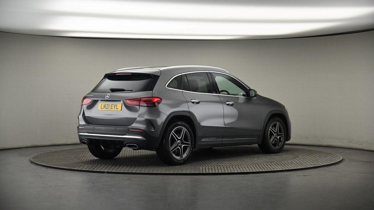 Mercedes-Benz GLA Class Image 7