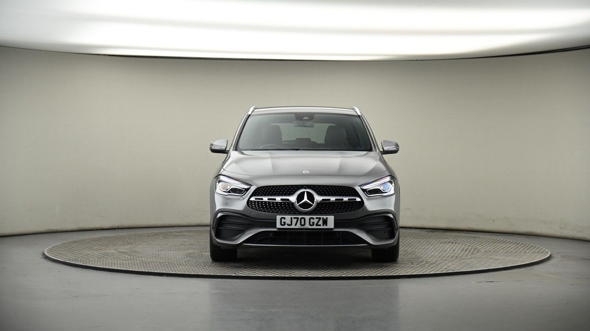 Mercedes-Benz GLA Image 17