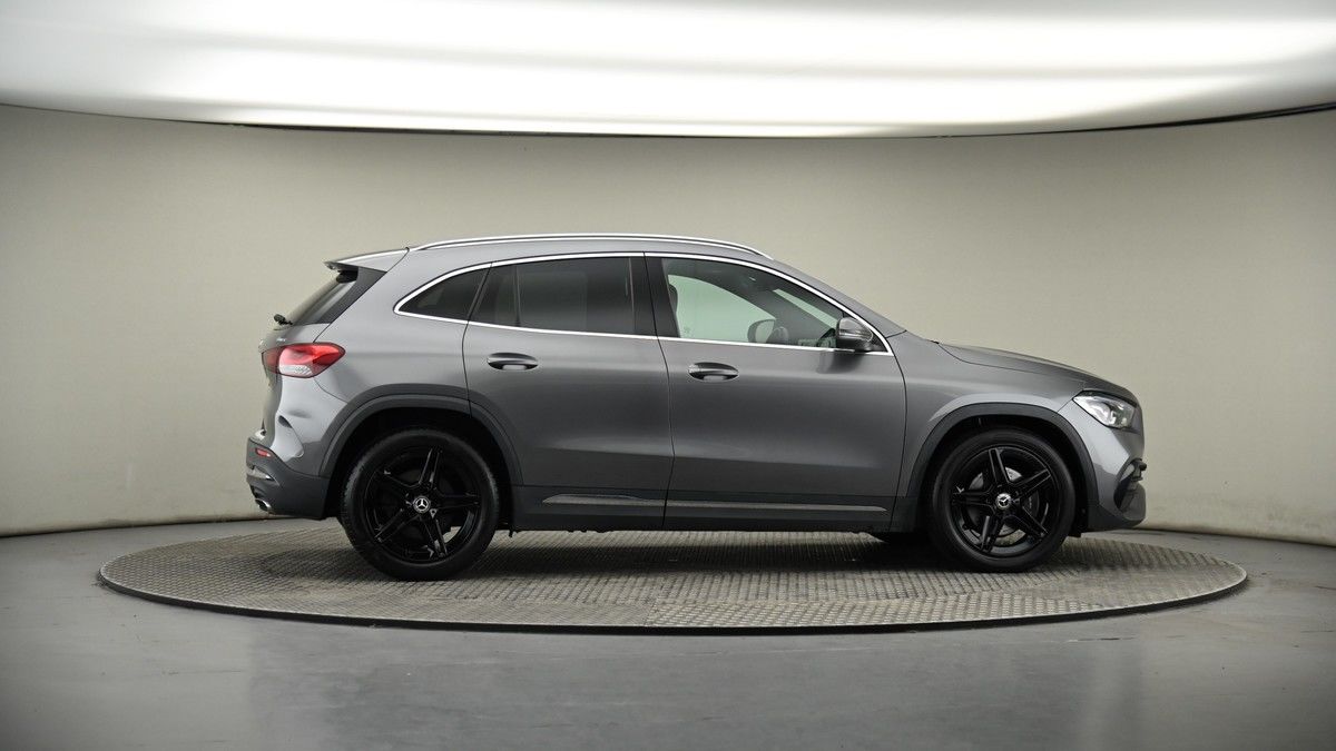 More views of Mercedes-Benz GLA