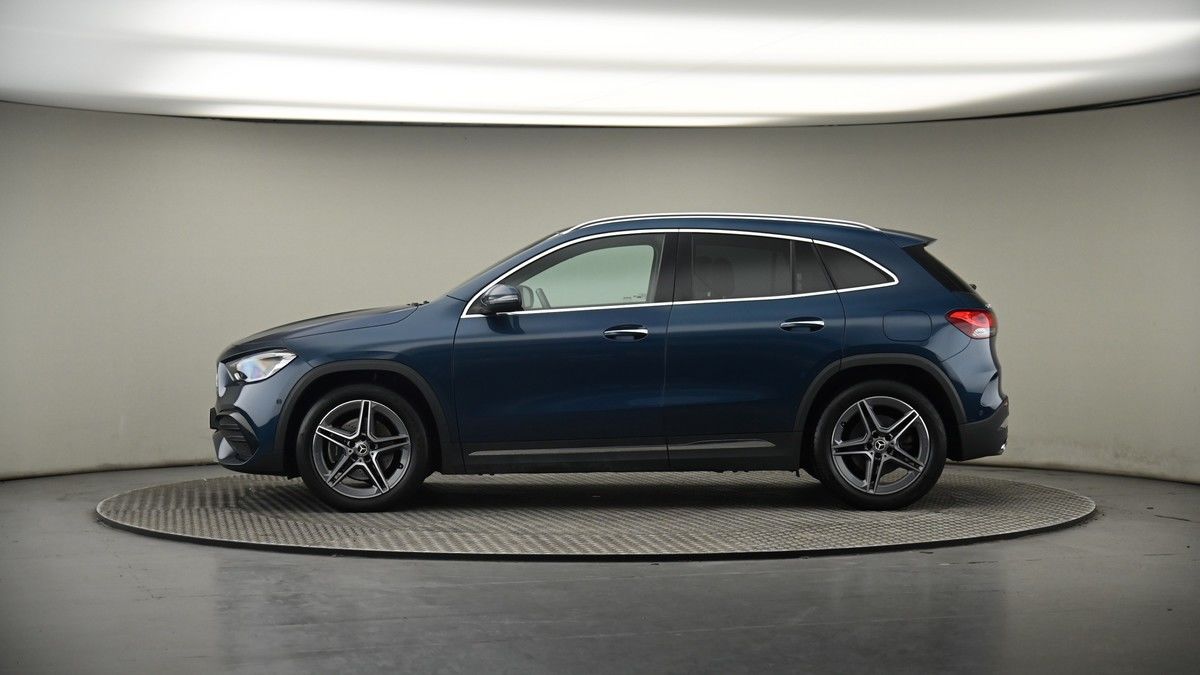 Mercedes-Benz GLA Image 19