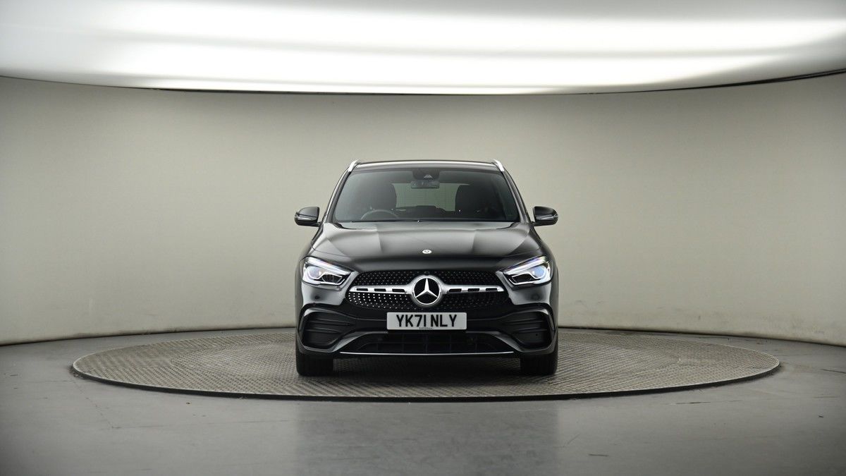 Mercedes-Benz GLA Image 18