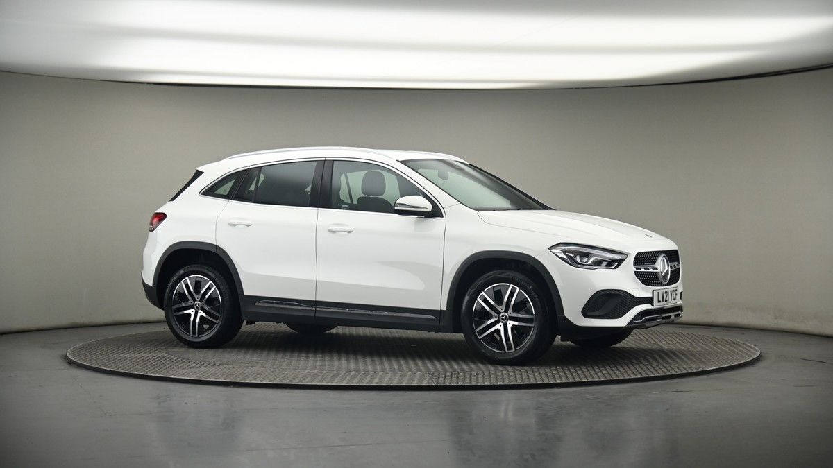 Mercedes-Benz GLA Image 6