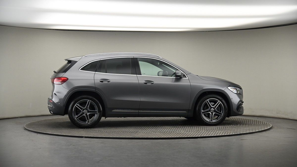 More views of Mercedes-Benz GLA