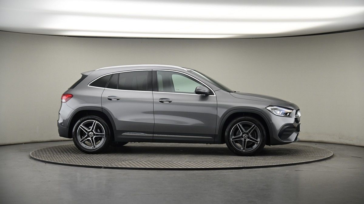 More views of Mercedes-Benz GLA