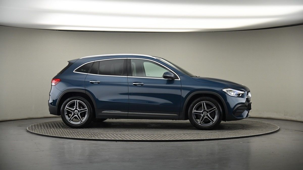 More views of Mercedes-Benz GLA