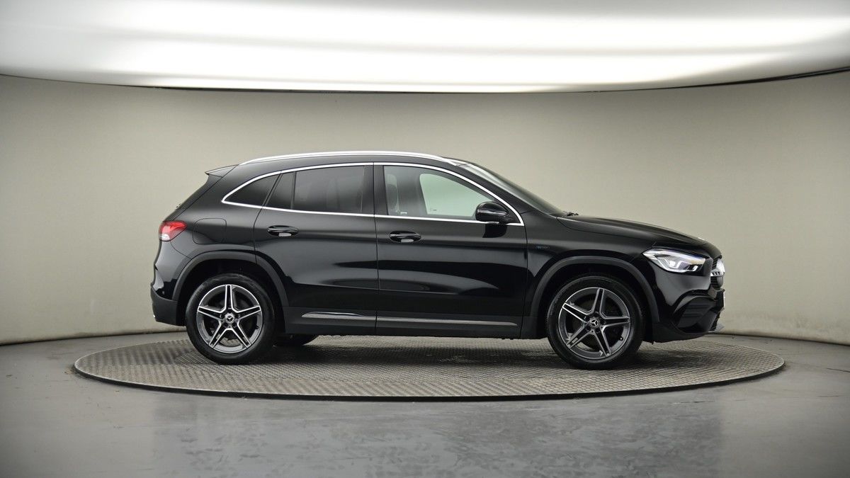 More views of Mercedes-Benz GLA