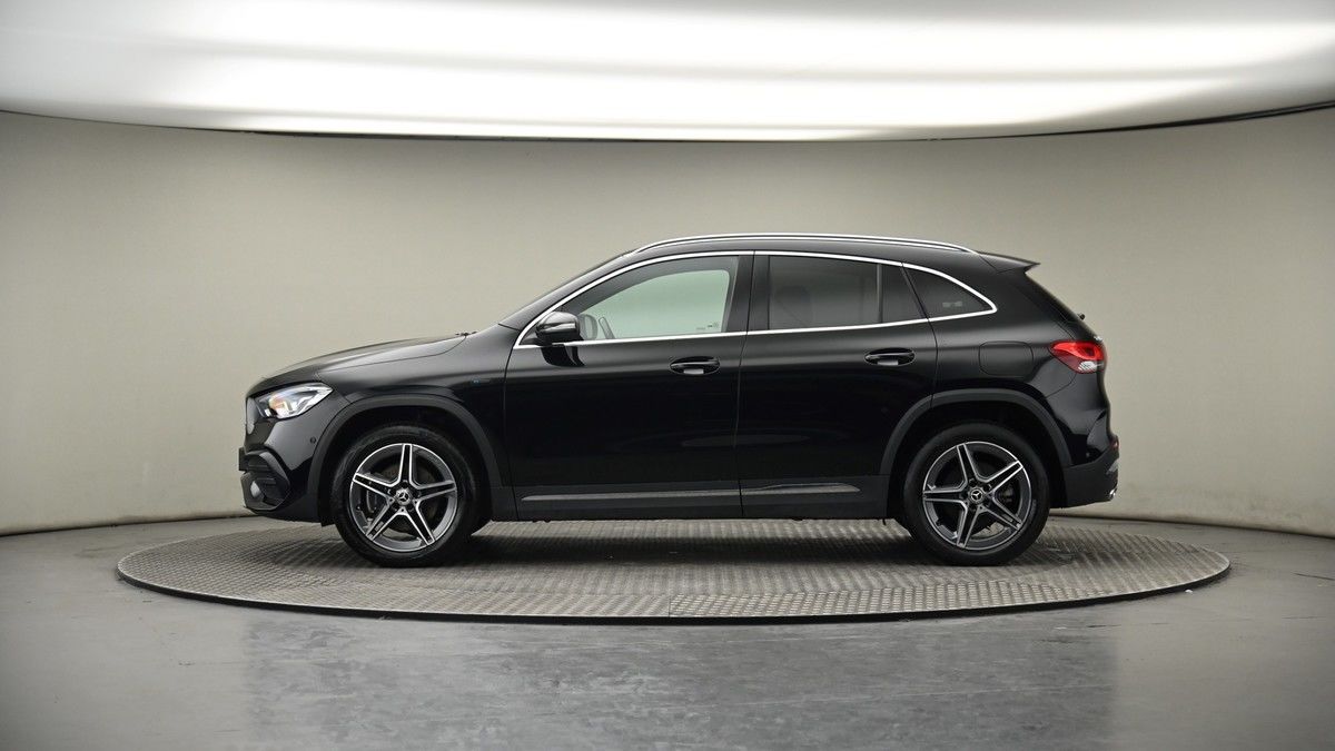 Mercedes-Benz GLA Image 19