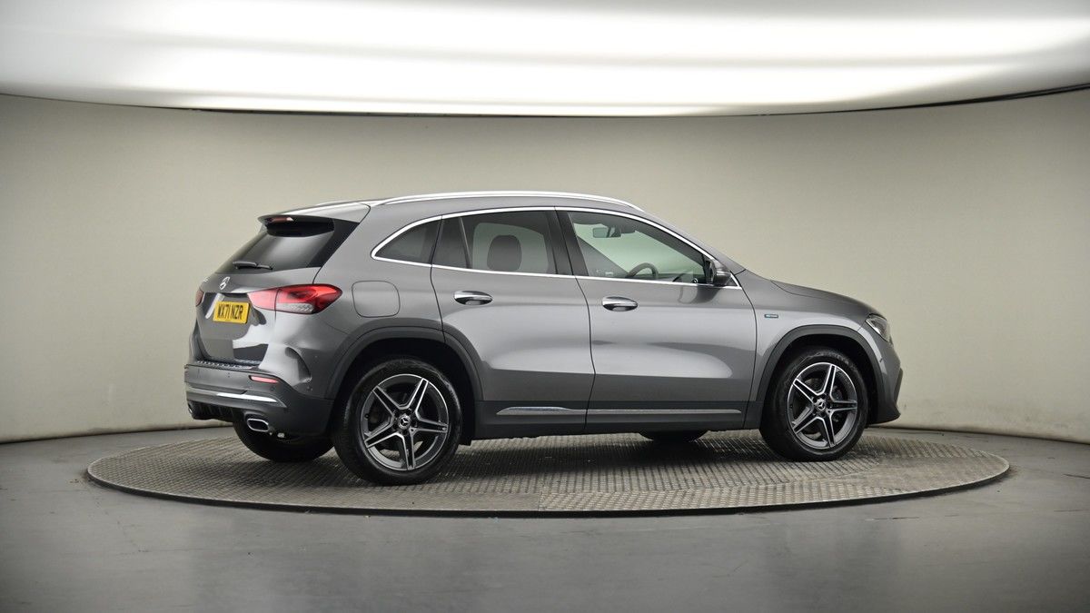 More views of Mercedes-Benz GLA