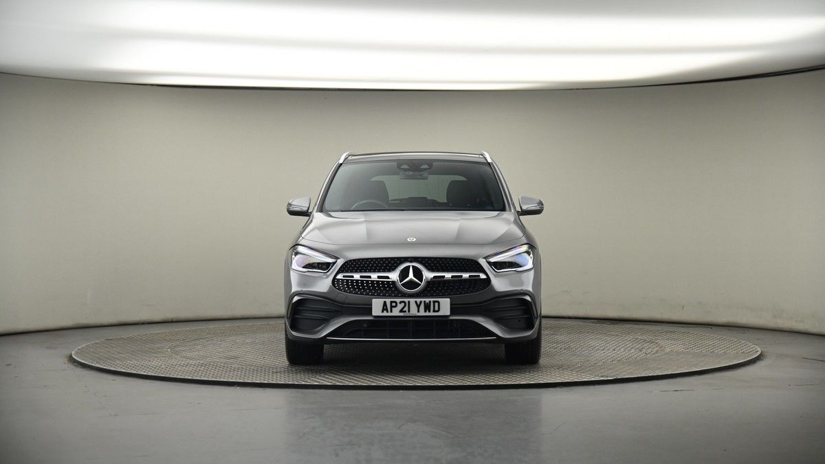 Mercedes-Benz GLA Image 18