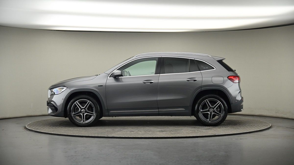 Mercedes-Benz GLA Image 19