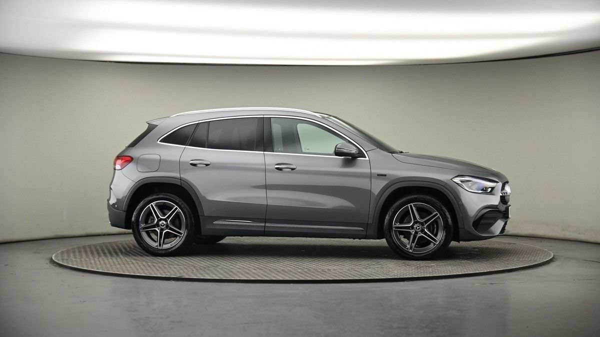 More views of Mercedes-Benz GLA