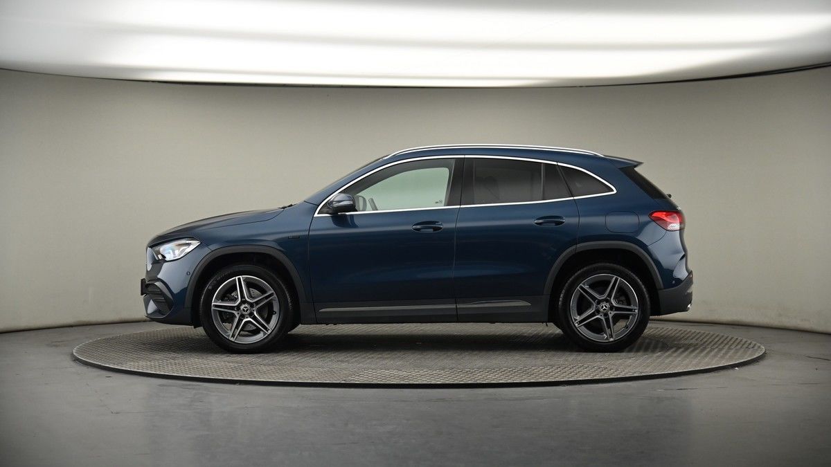 Mercedes-Benz GLA Image 19