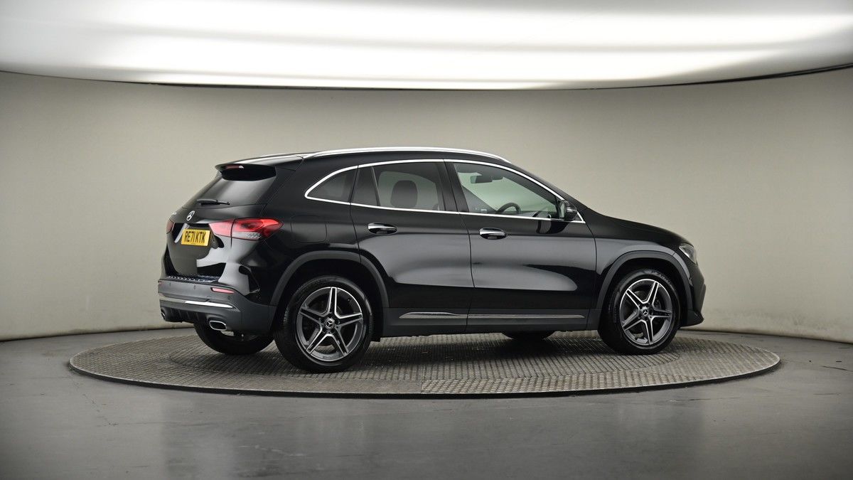 More views of Mercedes-Benz GLA