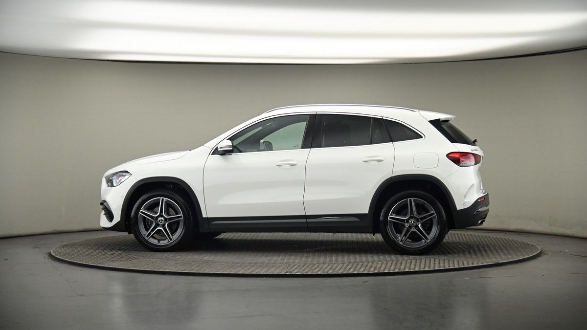 More views of Mercedes-Benz GLA