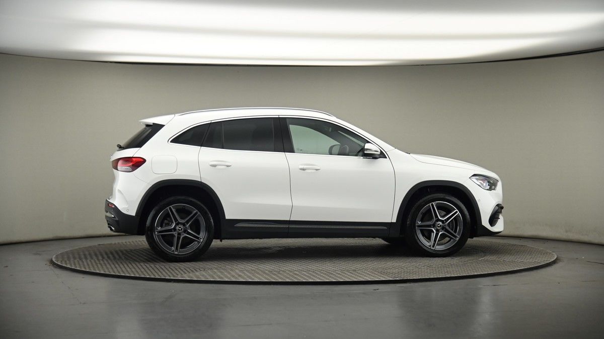 More views of Mercedes-Benz GLA