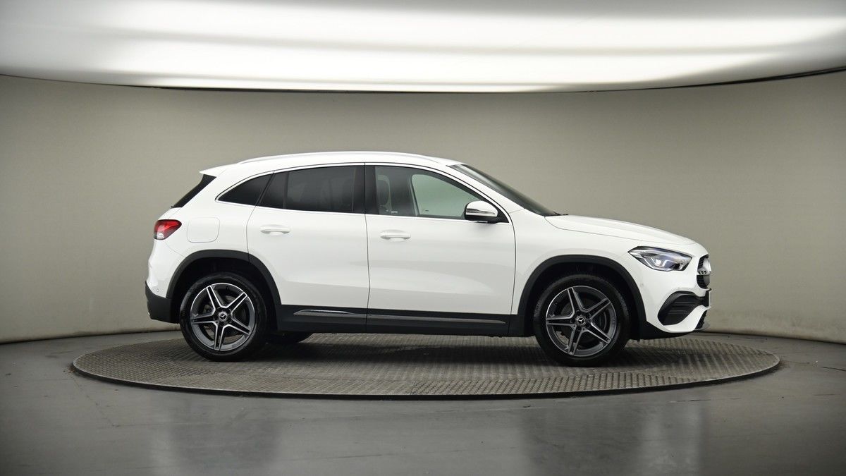 More views of Mercedes-Benz GLA