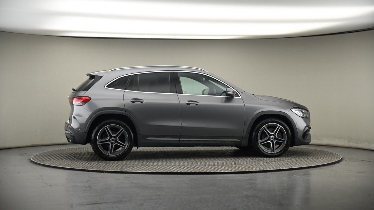 More views of Mercedes-Benz GLA