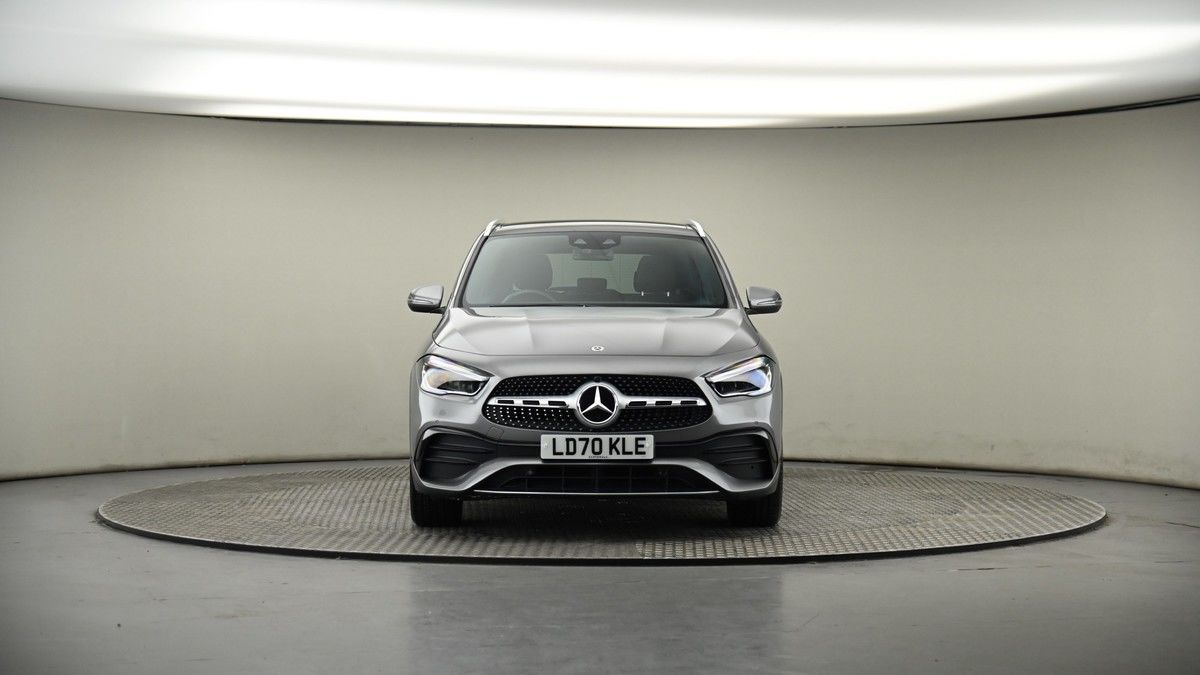 Mercedes-Benz GLA Image 18