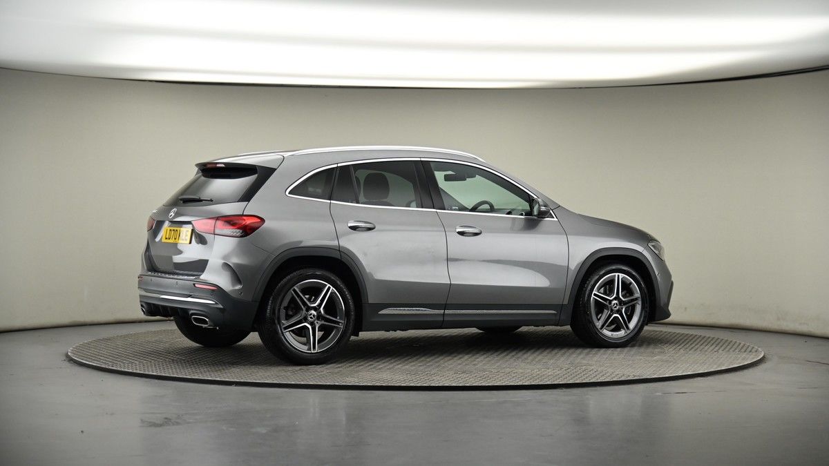 More views of Mercedes-Benz GLA