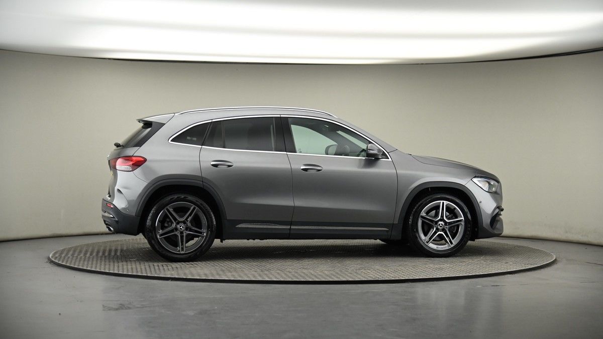 More views of Mercedes-Benz GLA