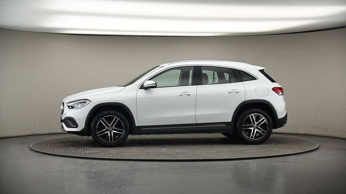 More views of Mercedes-Benz GLA