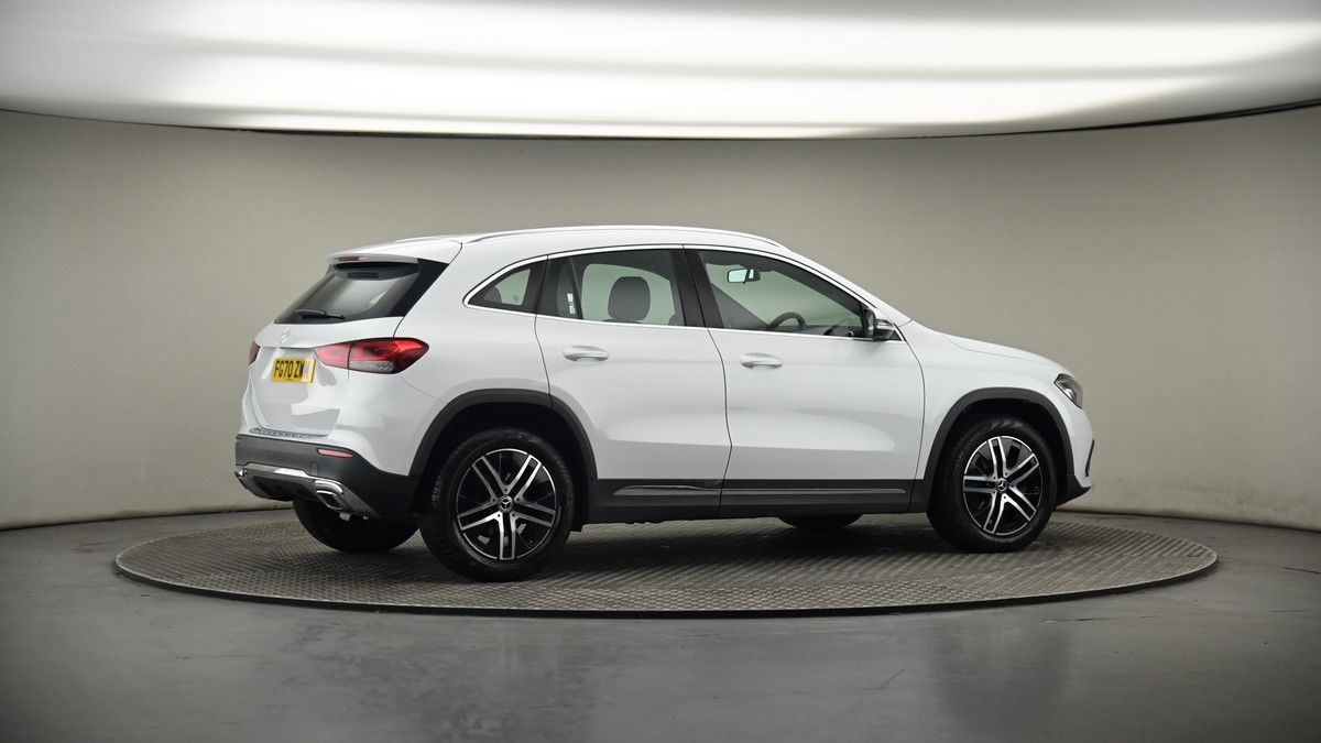 More views of Mercedes-Benz GLA