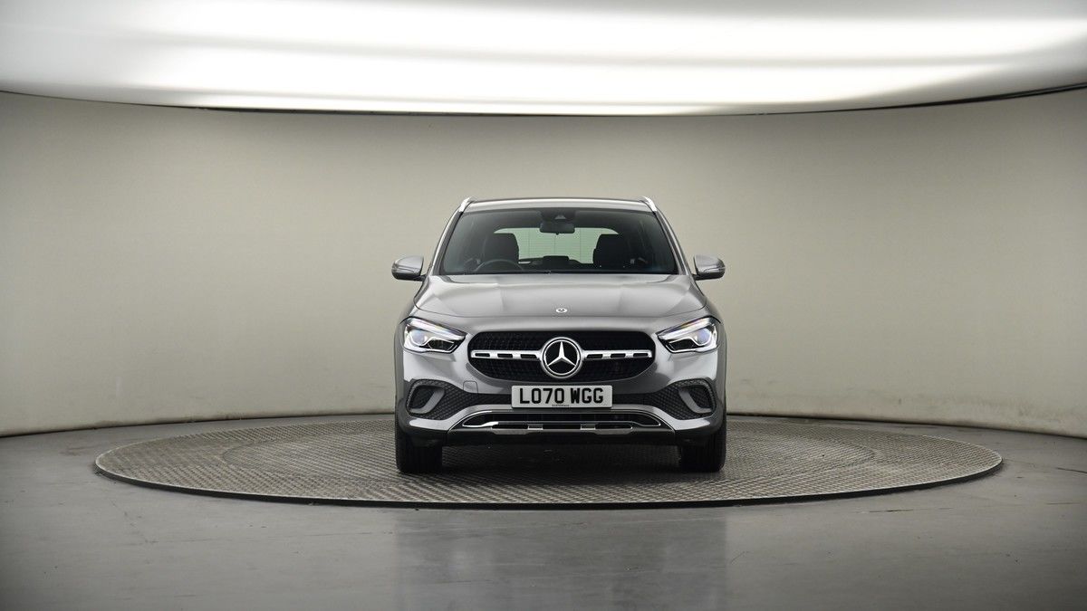 Mercedes-Benz GLA Image 18