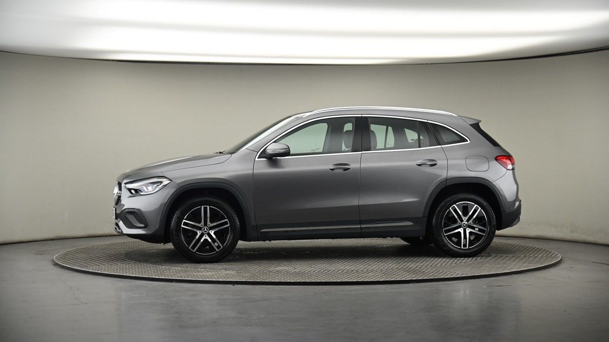 More views of Mercedes-Benz GLA