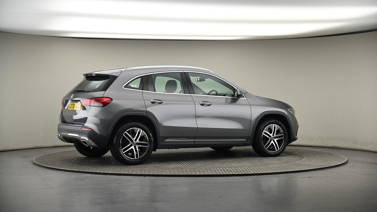 More views of Mercedes-Benz GLA