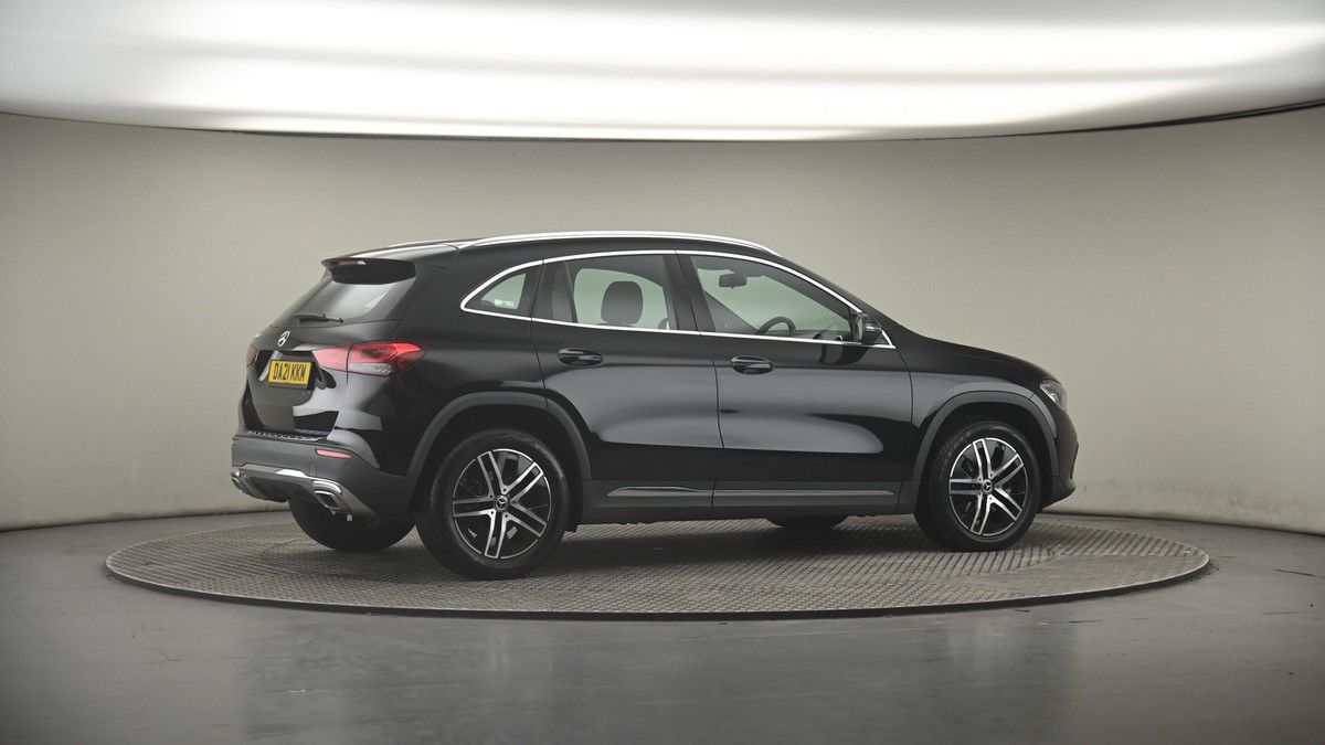 More views of Mercedes-Benz GLA