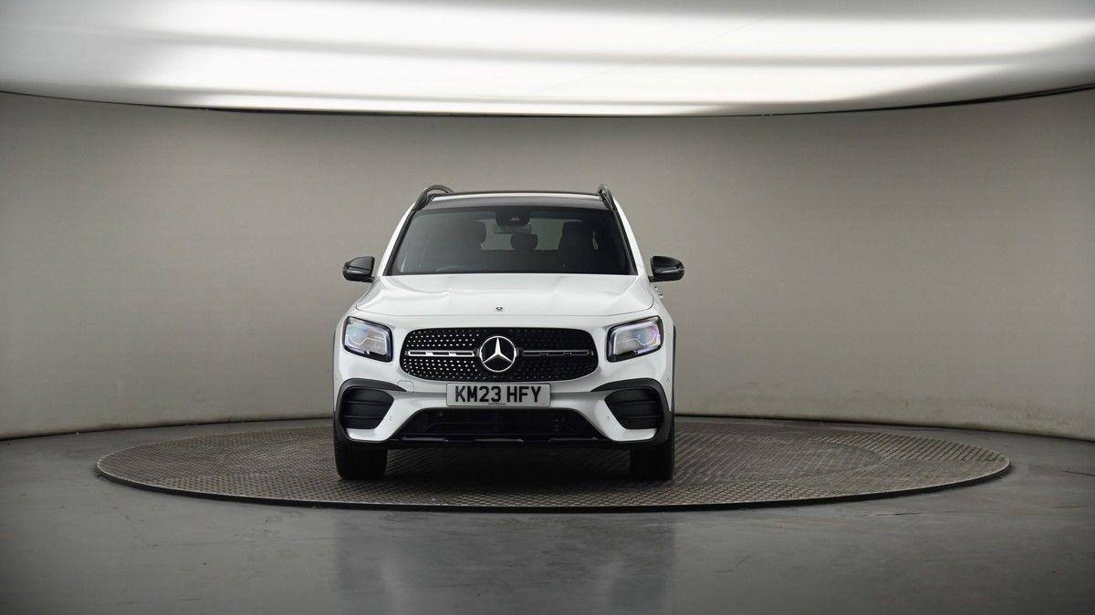 Mercedes-Benz GLB Image 18