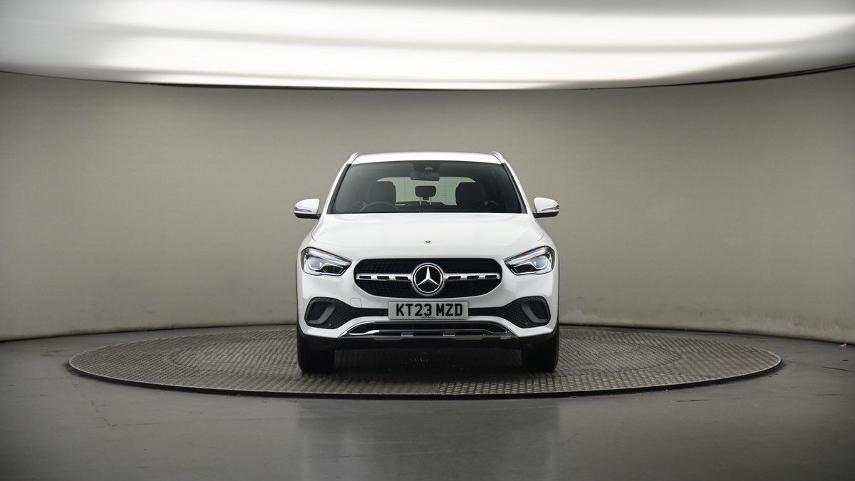 Mercedes-Benz GLA Image 18