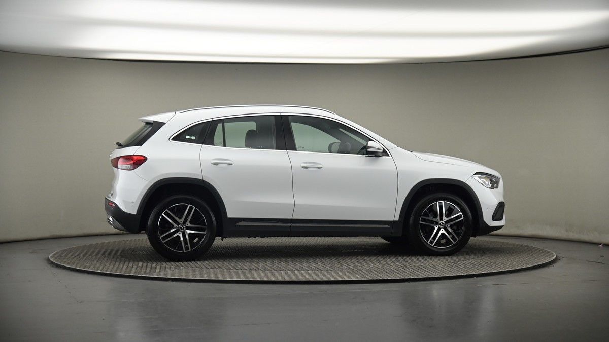 More views of Mercedes-Benz GLA