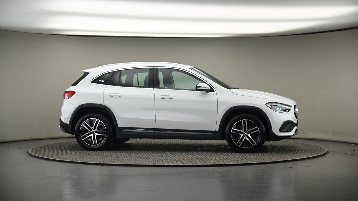 More views of Mercedes-Benz GLA