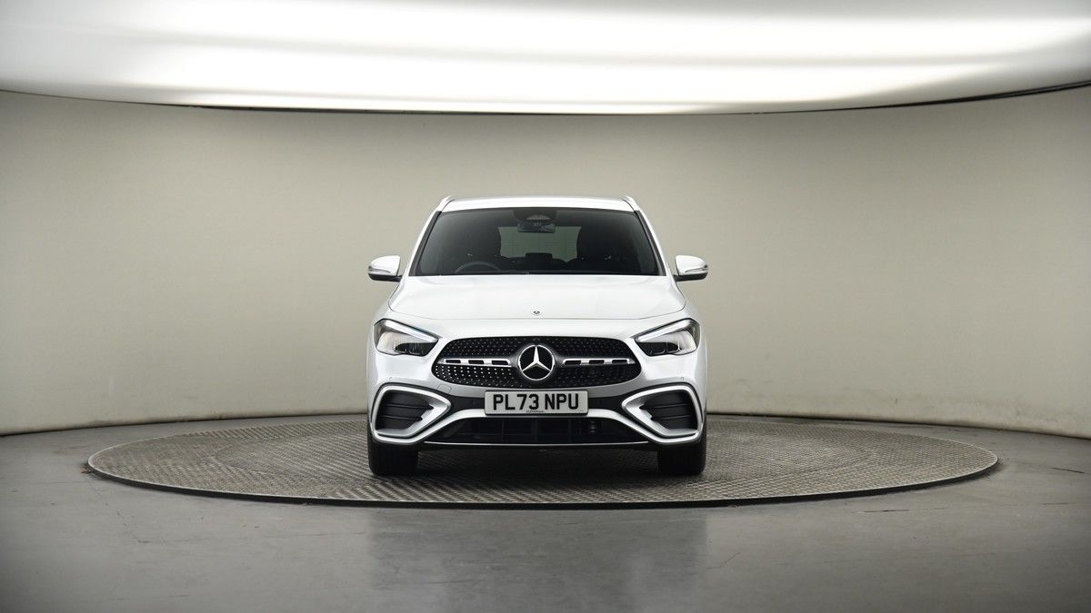 Mercedes-Benz GLA Image 18