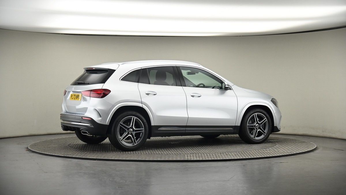 More views of Mercedes-Benz GLA