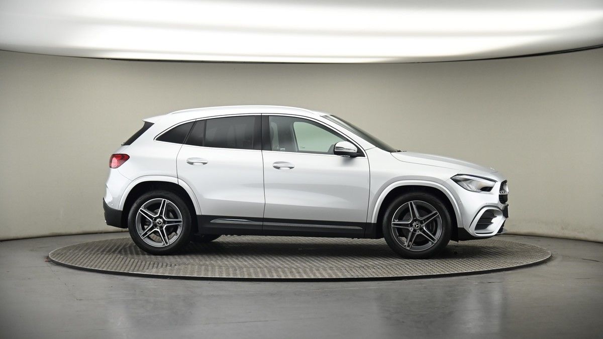 More views of Mercedes-Benz GLA