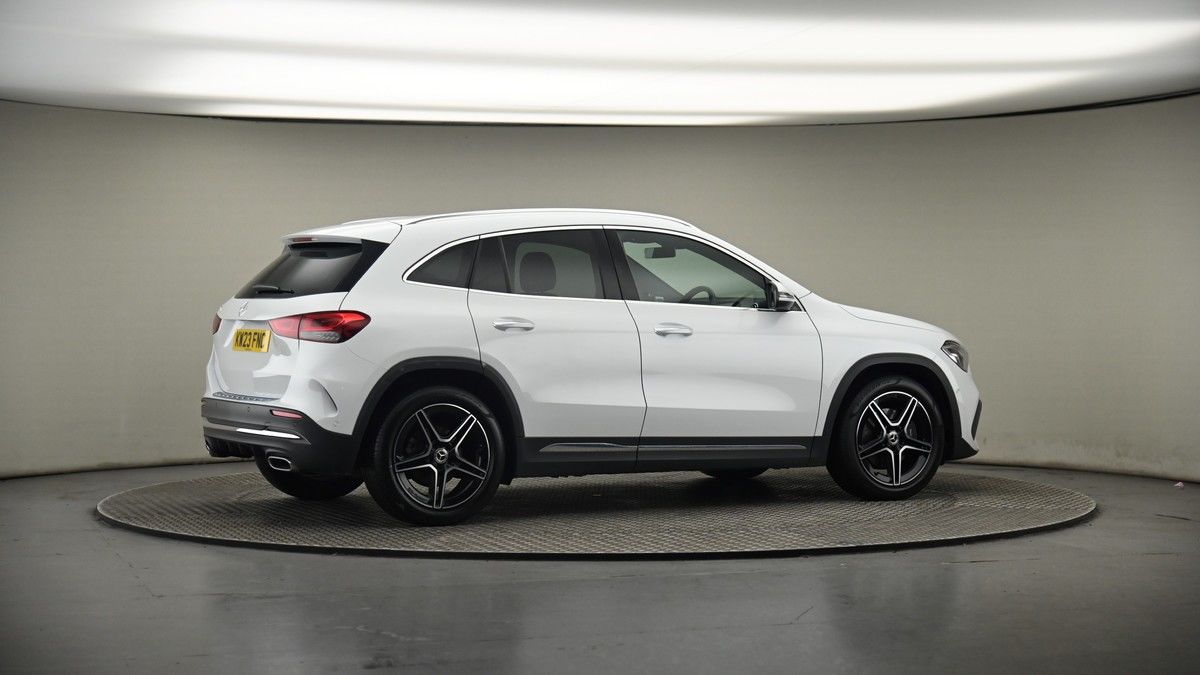 More views of Mercedes-Benz GLA