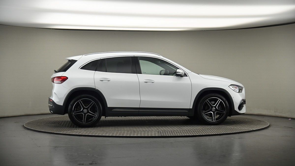 More views of Mercedes-Benz GLA