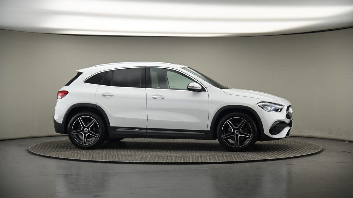 More views of Mercedes-Benz GLA