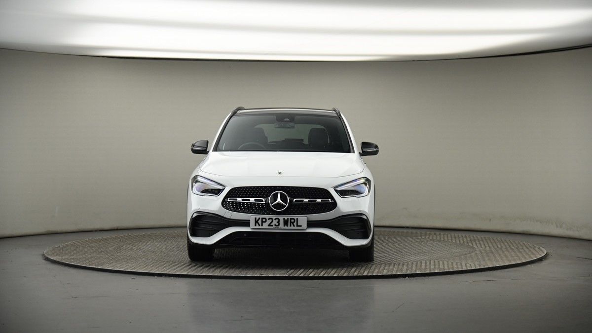 Mercedes-Benz GLA Image 18