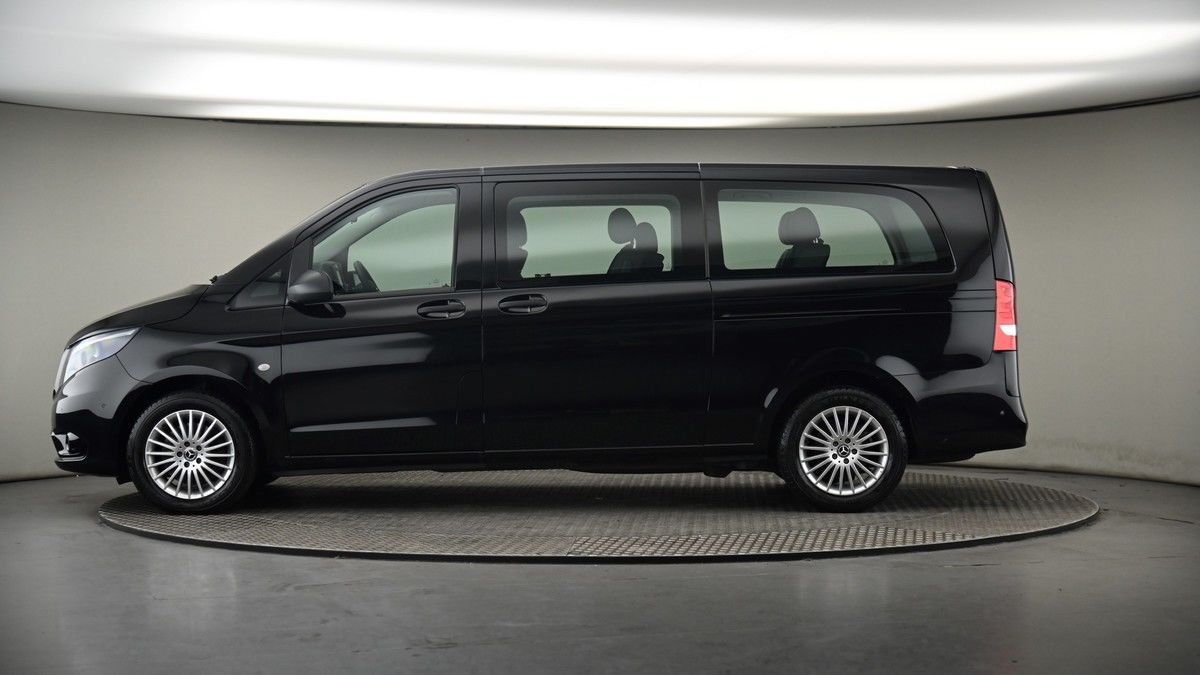 More views of Mercedes-Benz Vito