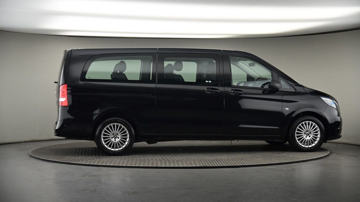 More views of Mercedes-Benz Vito