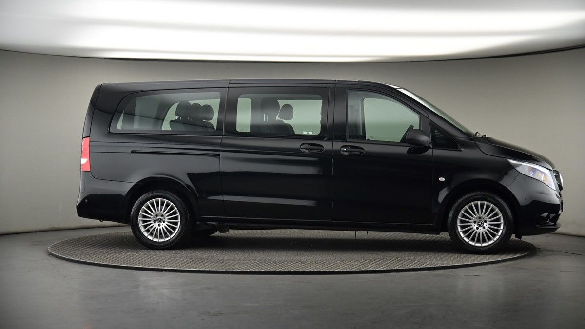 More views of Mercedes-Benz Vito