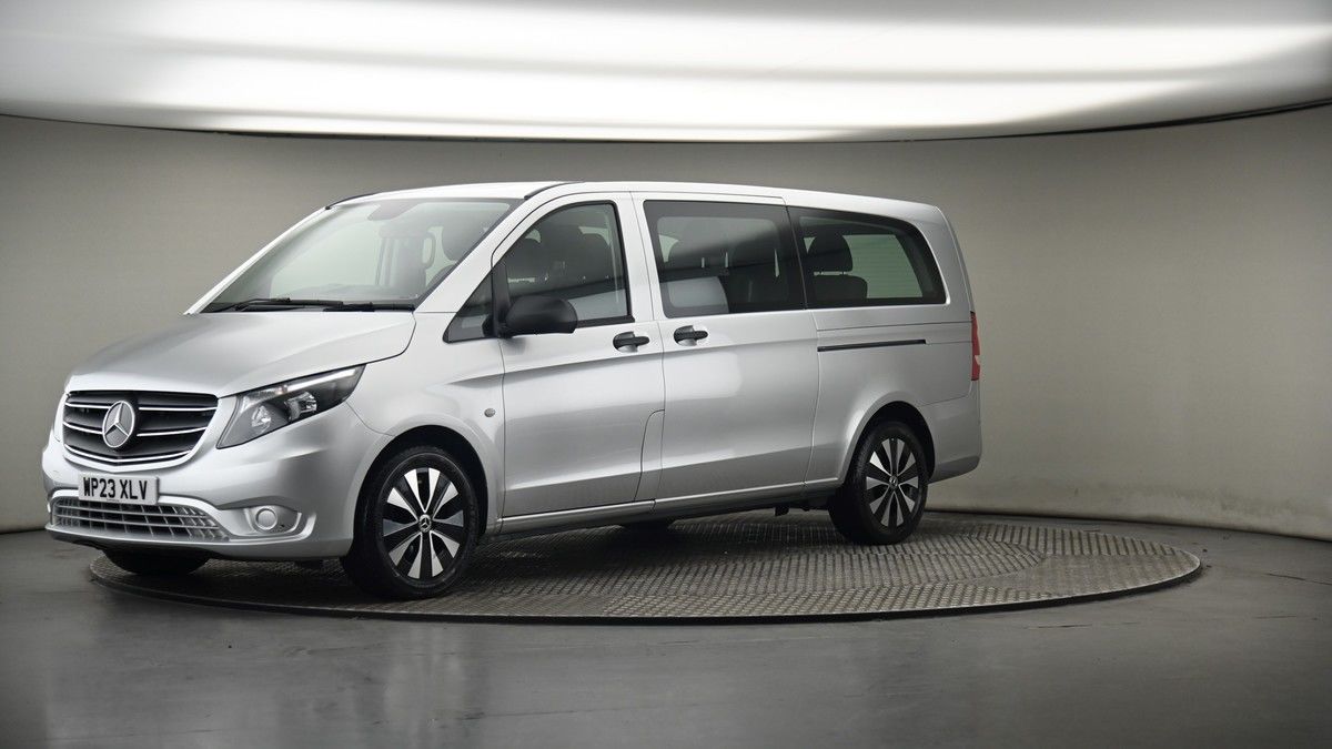 More views of Mercedes-Benz Vito