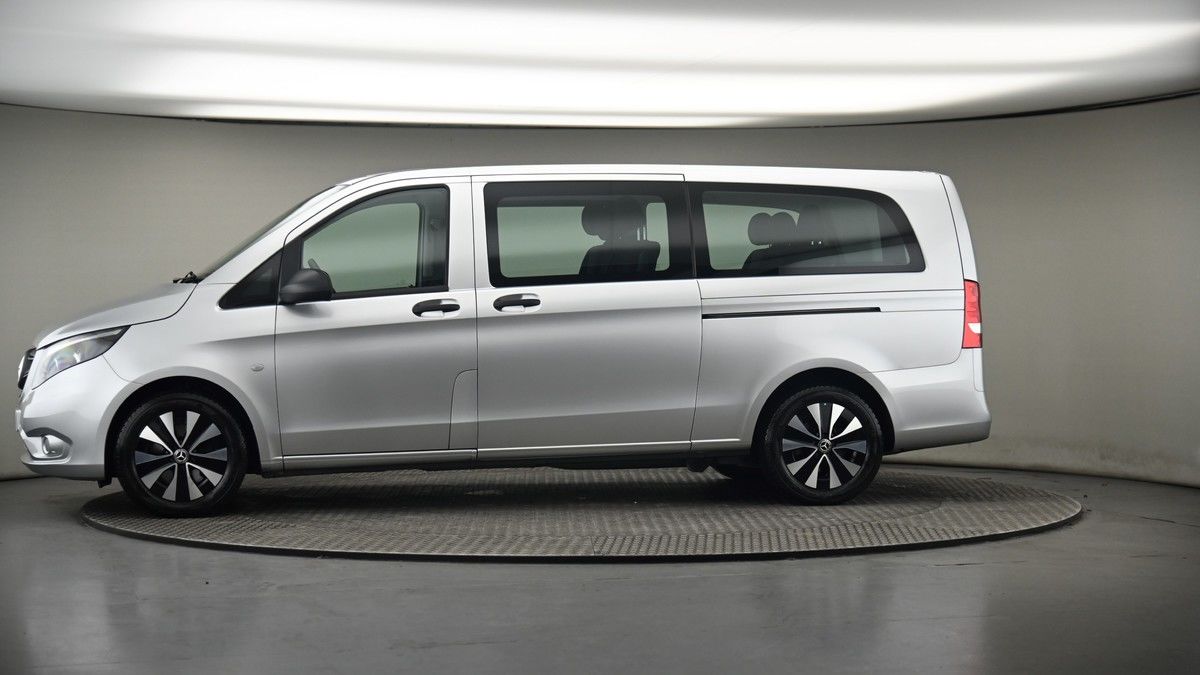 More views of Mercedes-Benz Vito