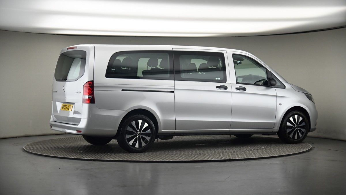 More views of Mercedes-Benz Vito