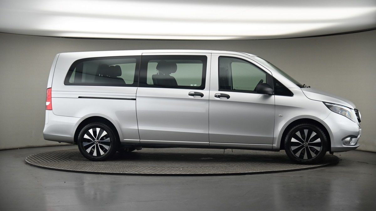 More views of Mercedes-Benz Vito