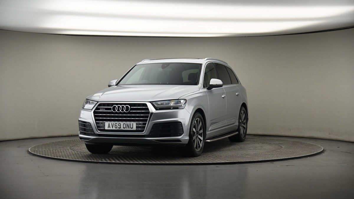 More views of Audi Q7